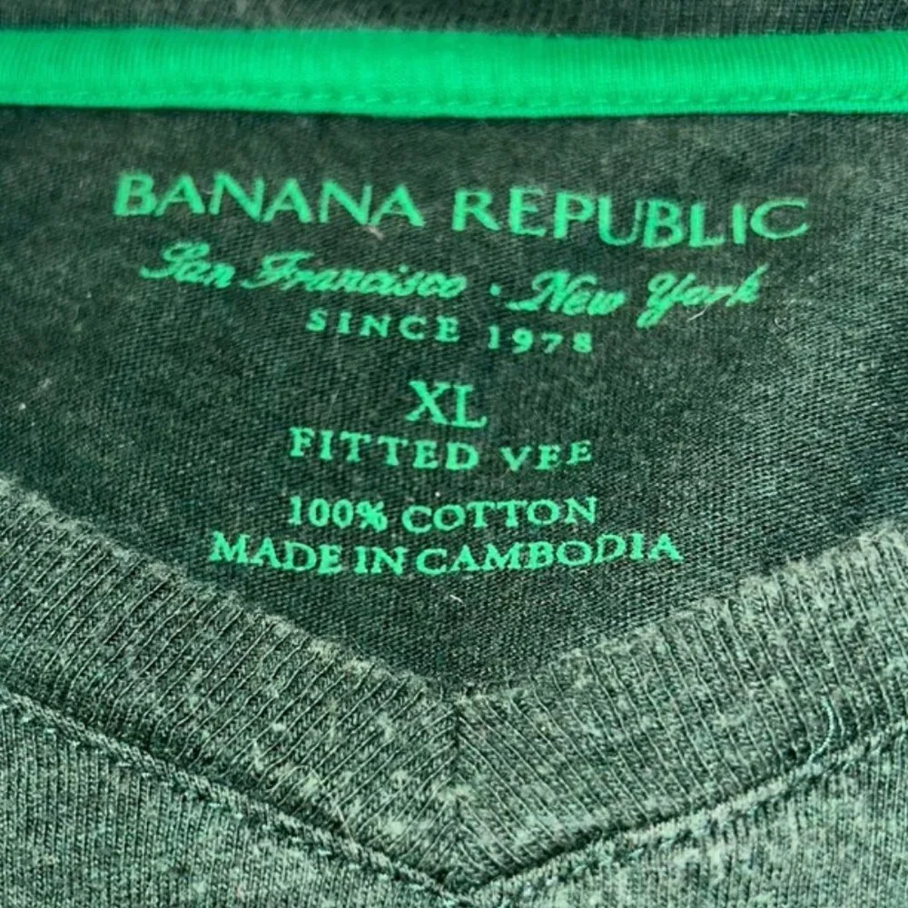 banana republic forest green fitted cotton v-neck t-shirt top shirt XL